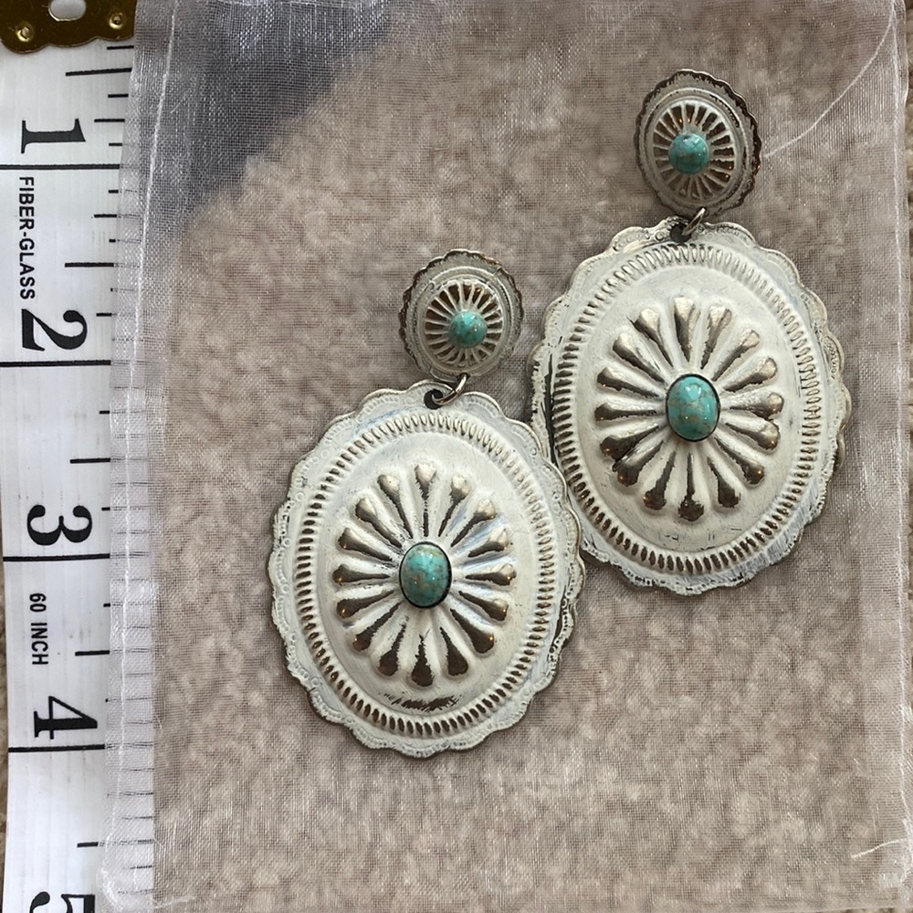 Savannah 7s conch earrings with turquoise accents